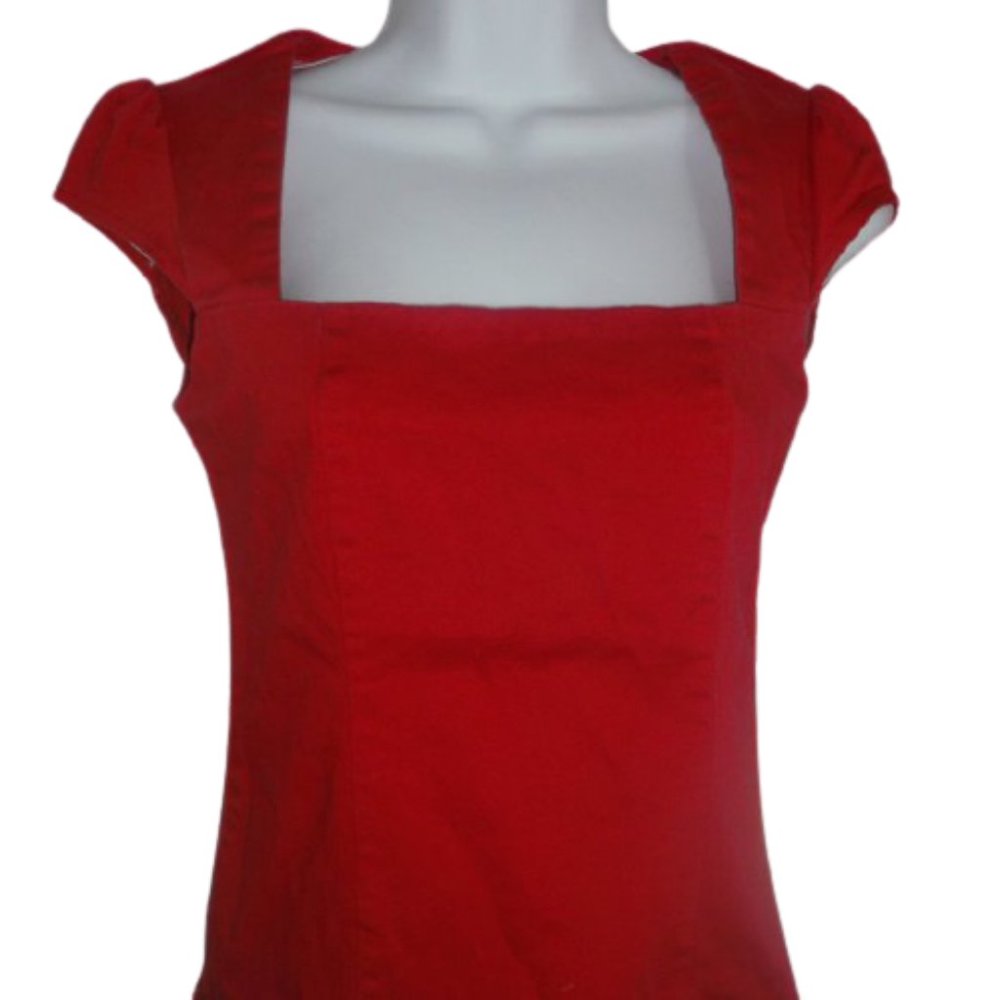 ---  Red Square Neckline Stretch Top Small
